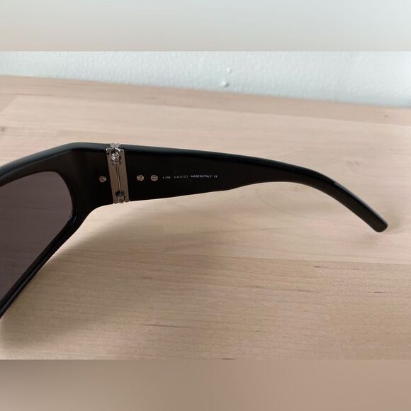 Y2K Black Gucci Sunglasses - Picture 5 of 12